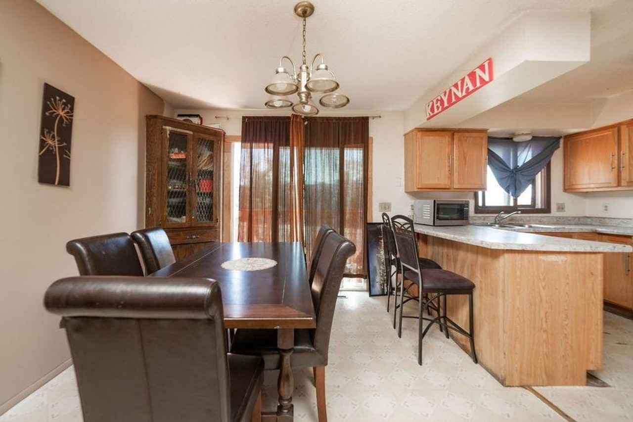 613 Van Buren St Ne - Photo 5 of 21