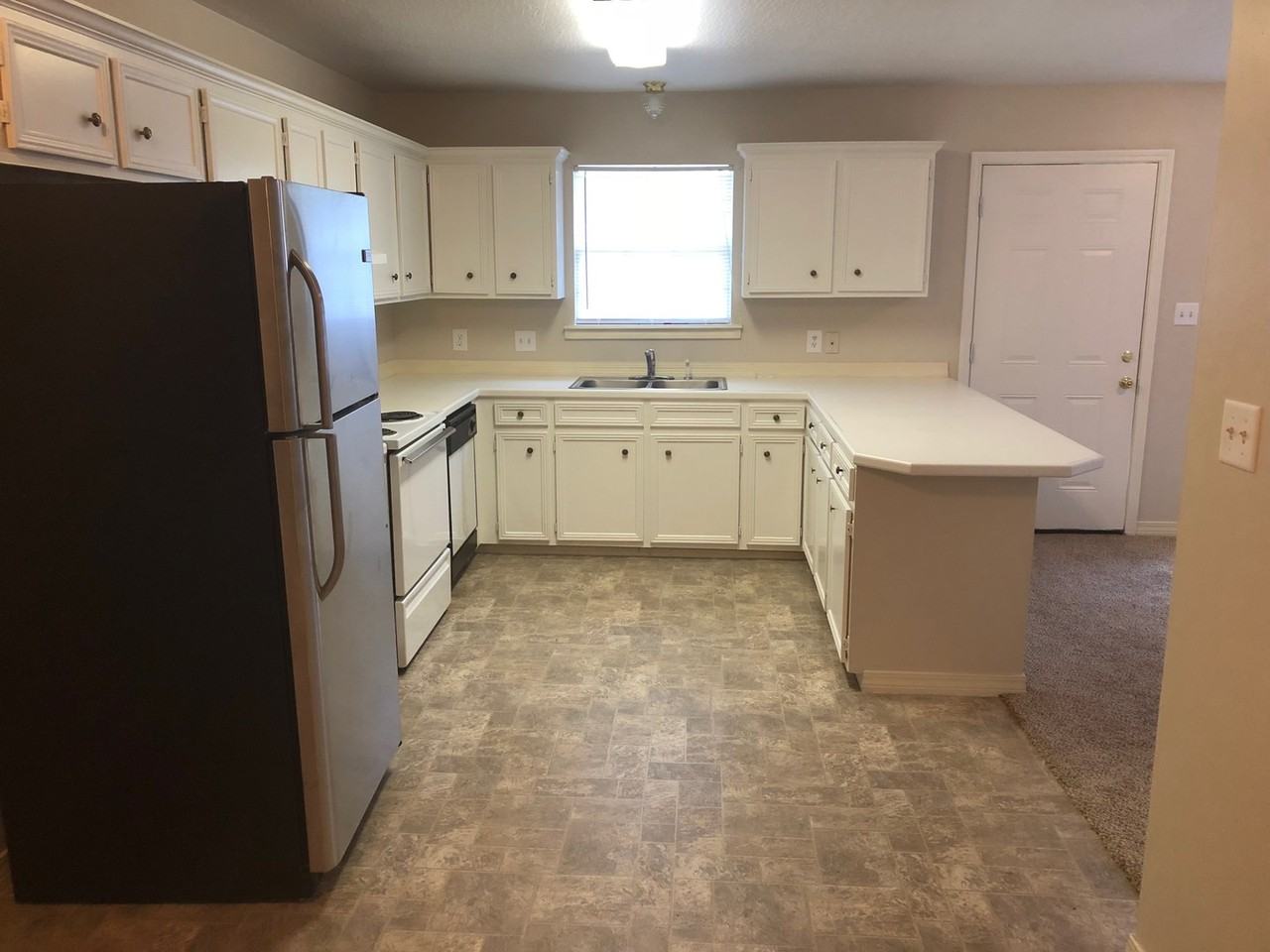 Cameron Point Duplexes - Photo 2 of 9