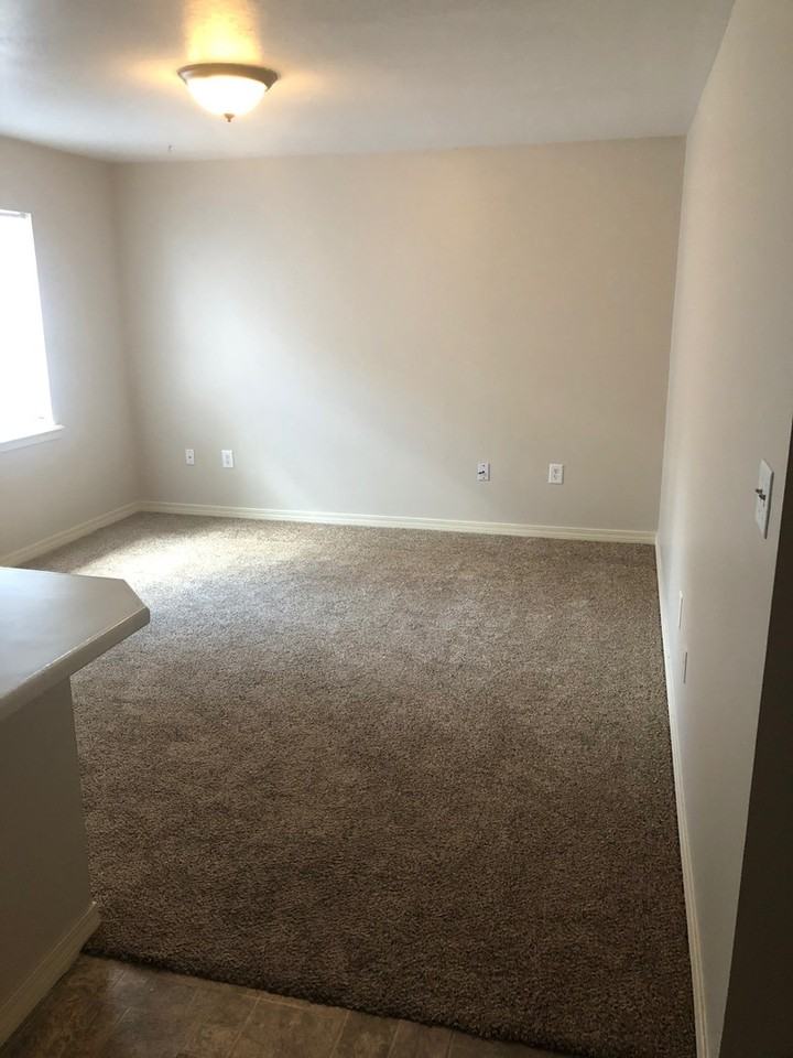 Cameron Point Duplexes - Photo 6 of 9