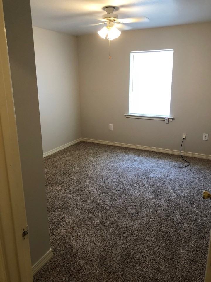 Cameron Point Duplexes - Photo 7 of 9