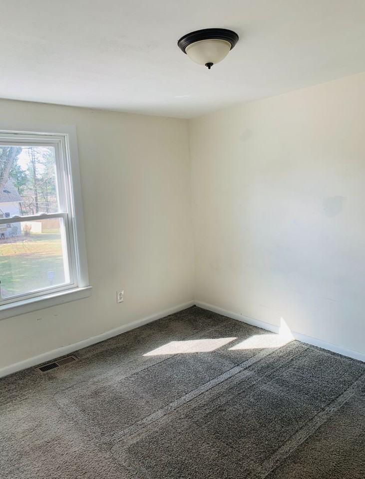 622 W Broadway - Photo 3 of 8