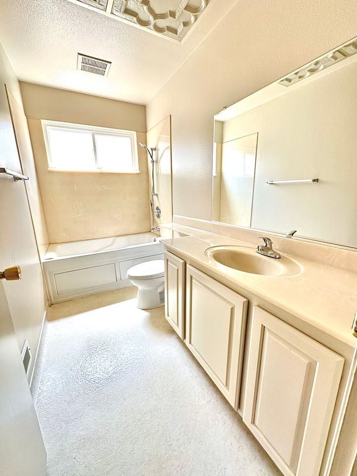 6225 Guyson Ct - Photo 5 of 12