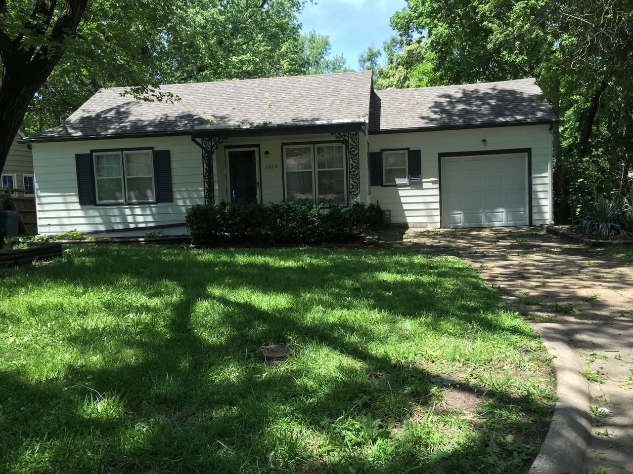 1225 Sw Watson Ave - Photo 2 of 30