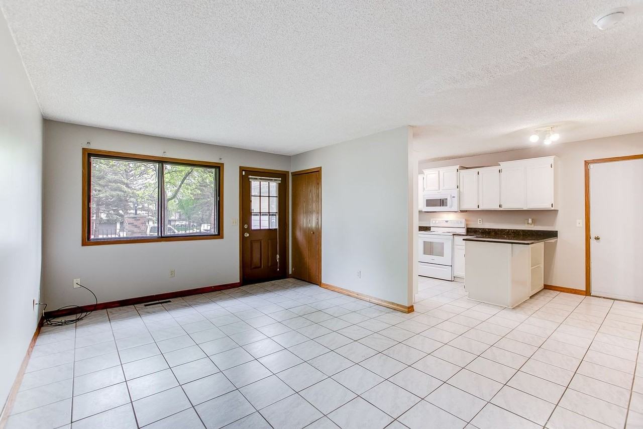 7505 Villa Ct - Photo 2 of 10