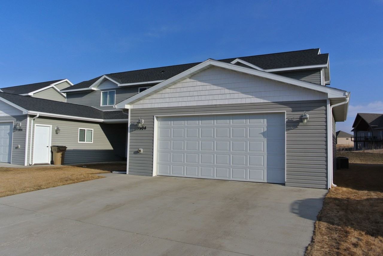 1904 23rd Ave Nw - Photo 3 of 23