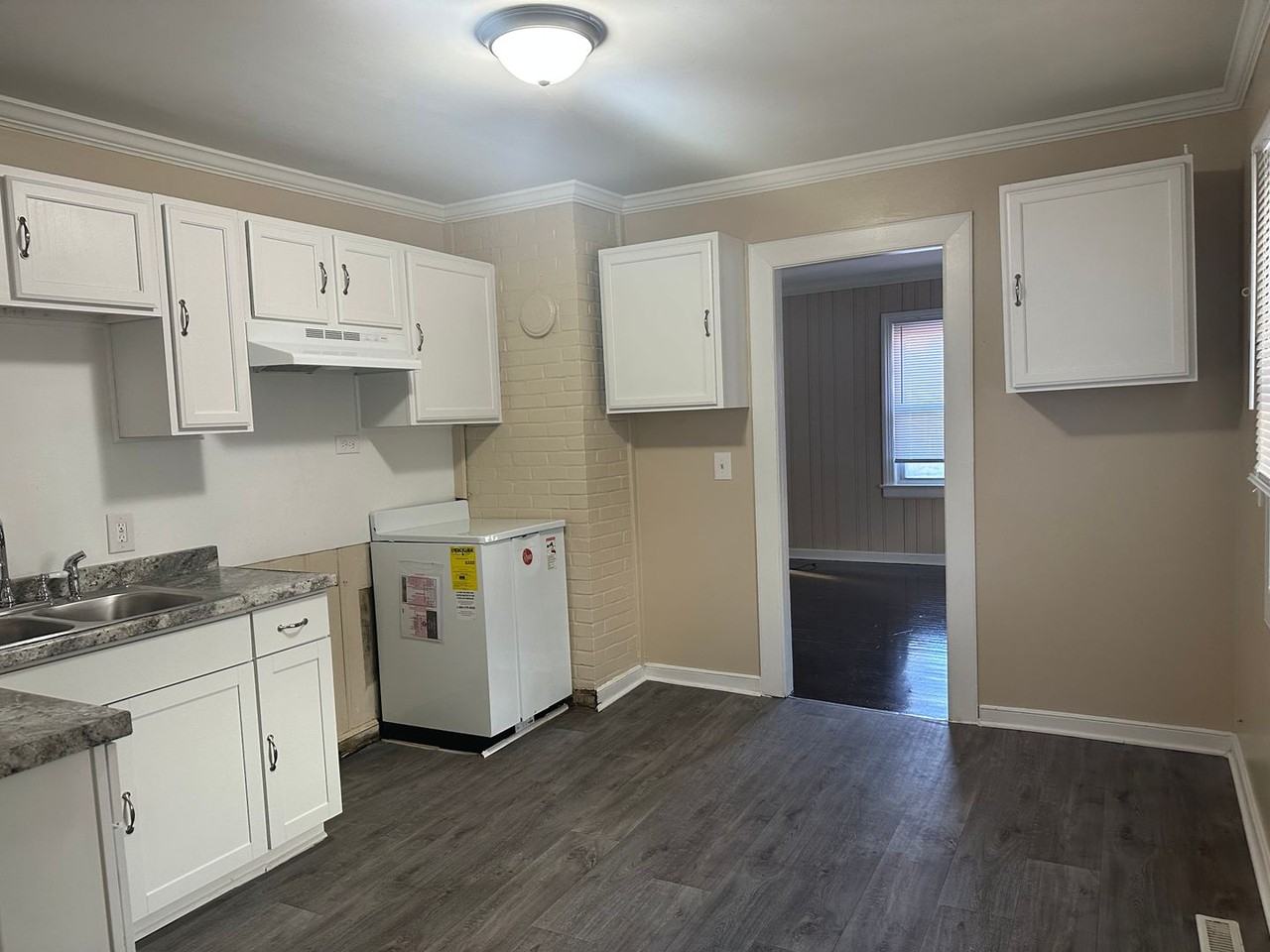 513 Colfax Street - Photo 4 of 16