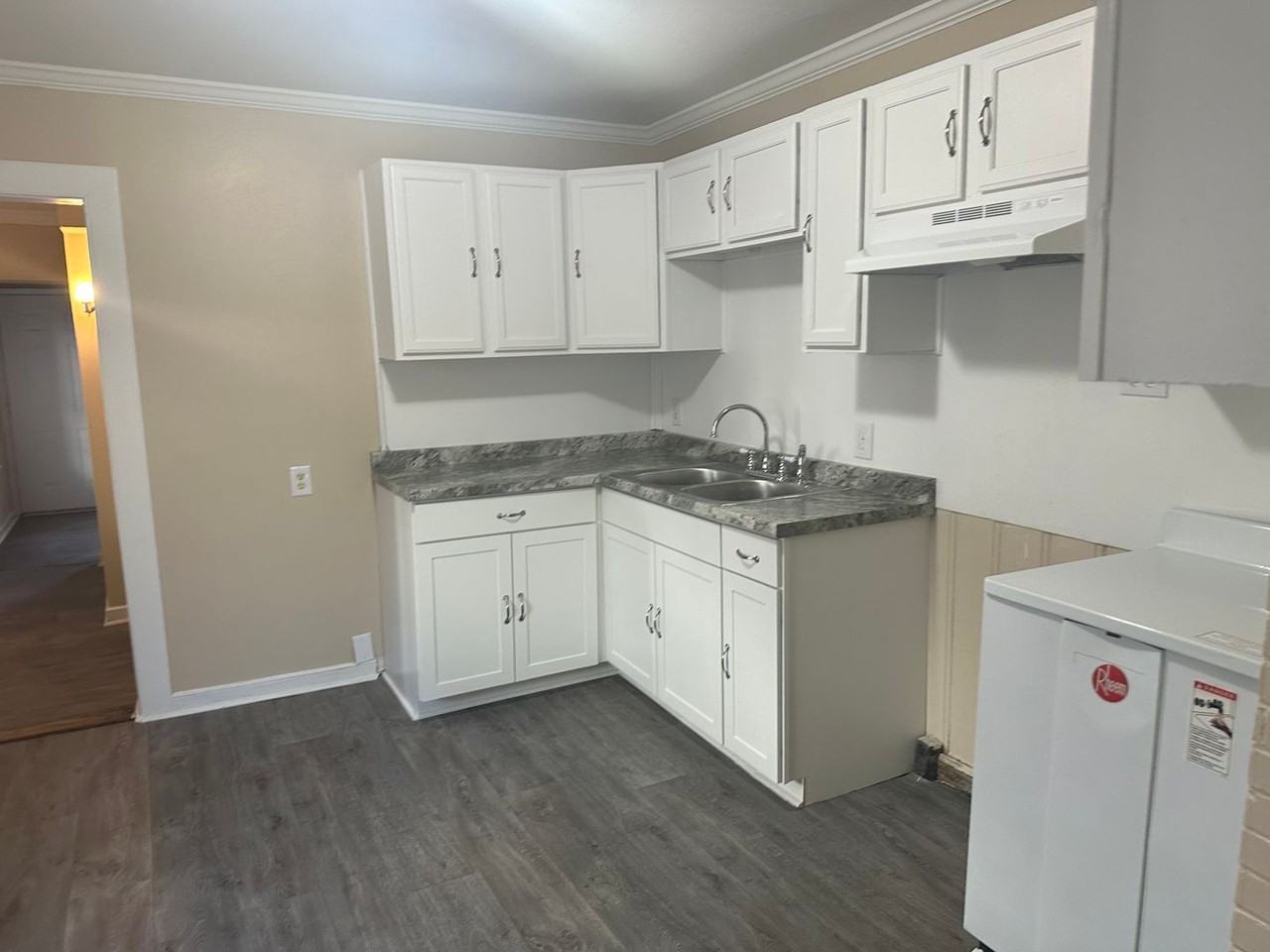 513 Colfax Street - Photo 5 of 16