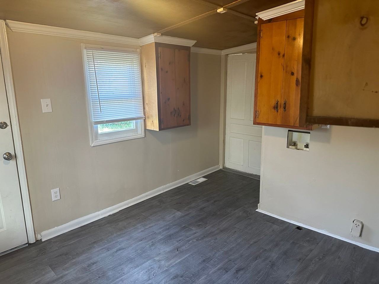 513 Colfax Street - Photo 6 of 16