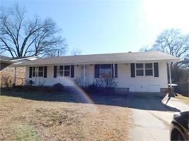 featured image of 1712 Savannah Dr