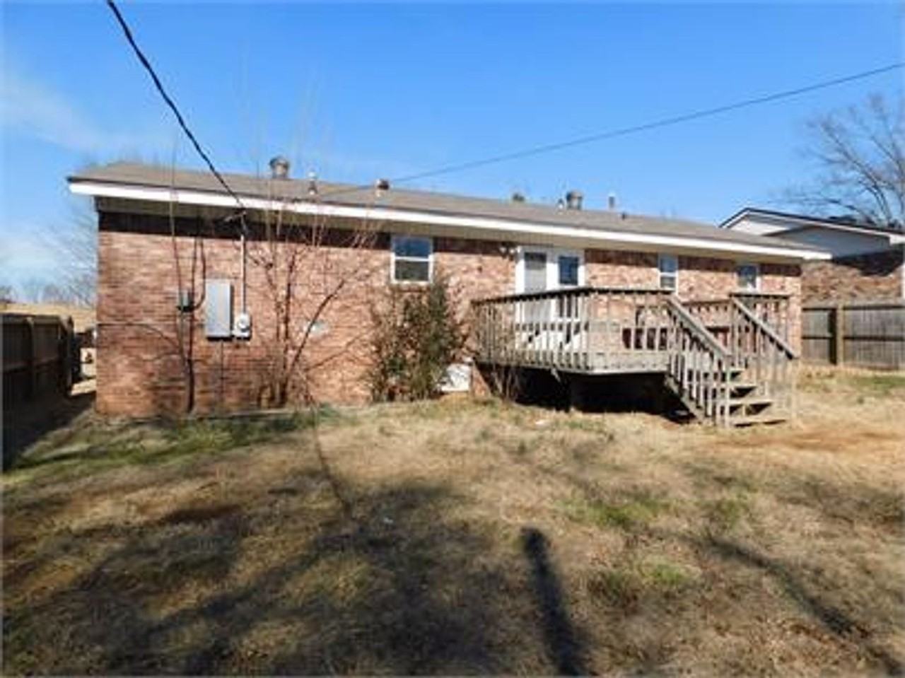 1712 Savannah Dr - Photo 2 of 9