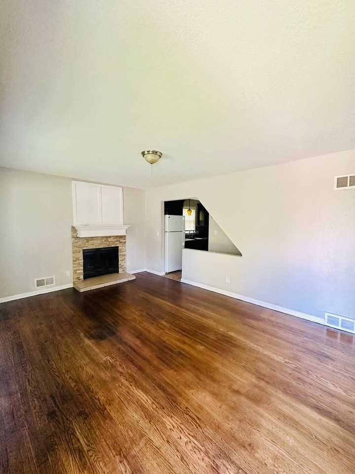 8101 Brooklyn Ave - Photo 2 of 16