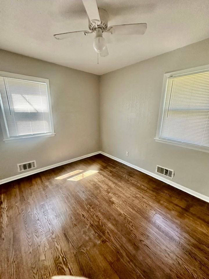 8101 Brooklyn Ave - Photo 5 of 16