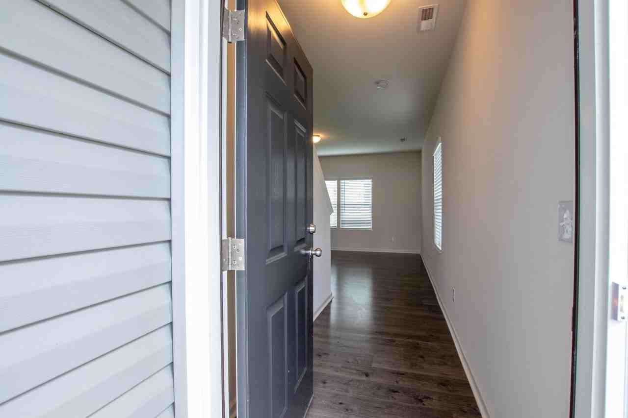 12540 Gotland Rd - Photo 2 of 15