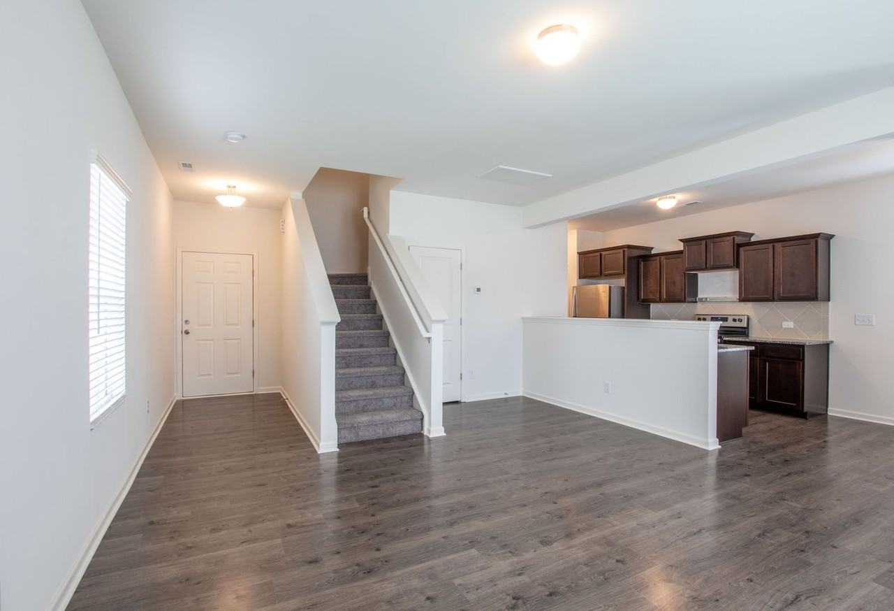 12540 Gotland Rd - Photo 3 of 15