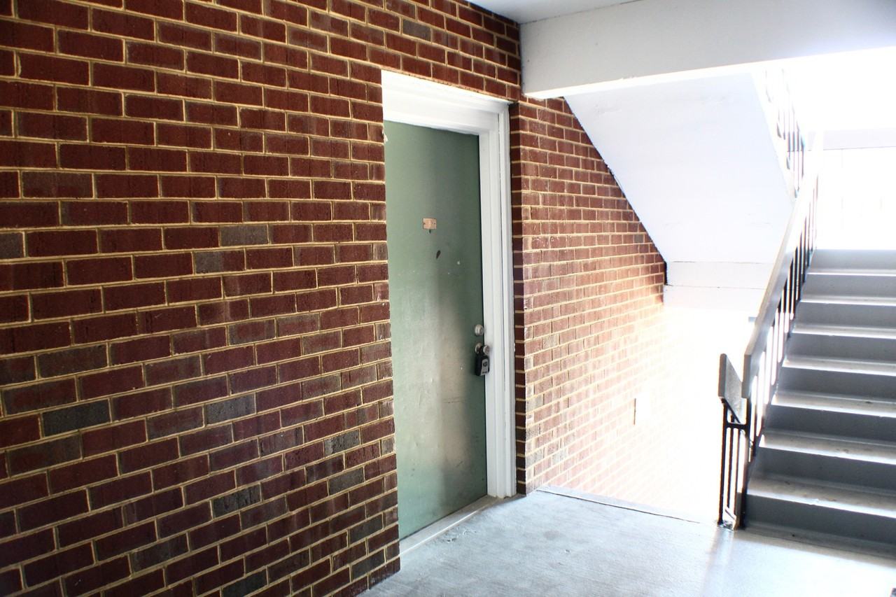 1010 Blue Ridge Dr - Photo 3 of 21