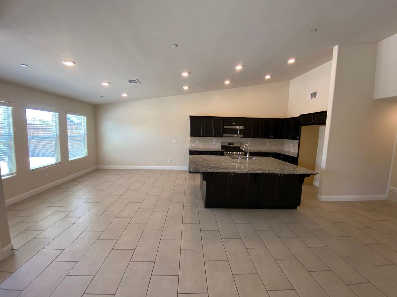 3227 Ferro Ct - Photo 7 of 39