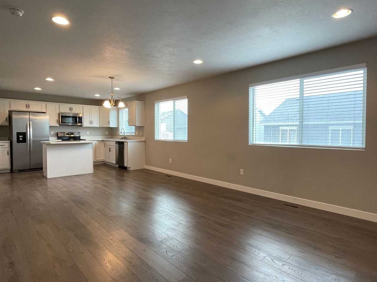3037 S Red Pine Dr - Photo 6 of 31