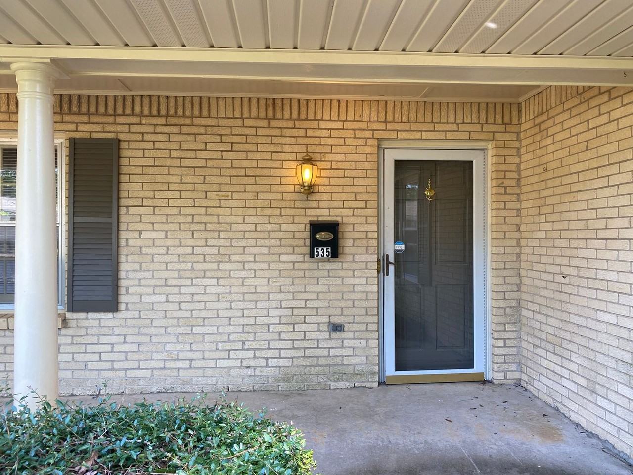 535 Larkin Ln - Photo 3 of 31