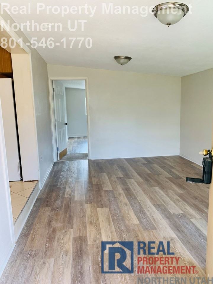 628 E 1050 N - Photo 6 of 28