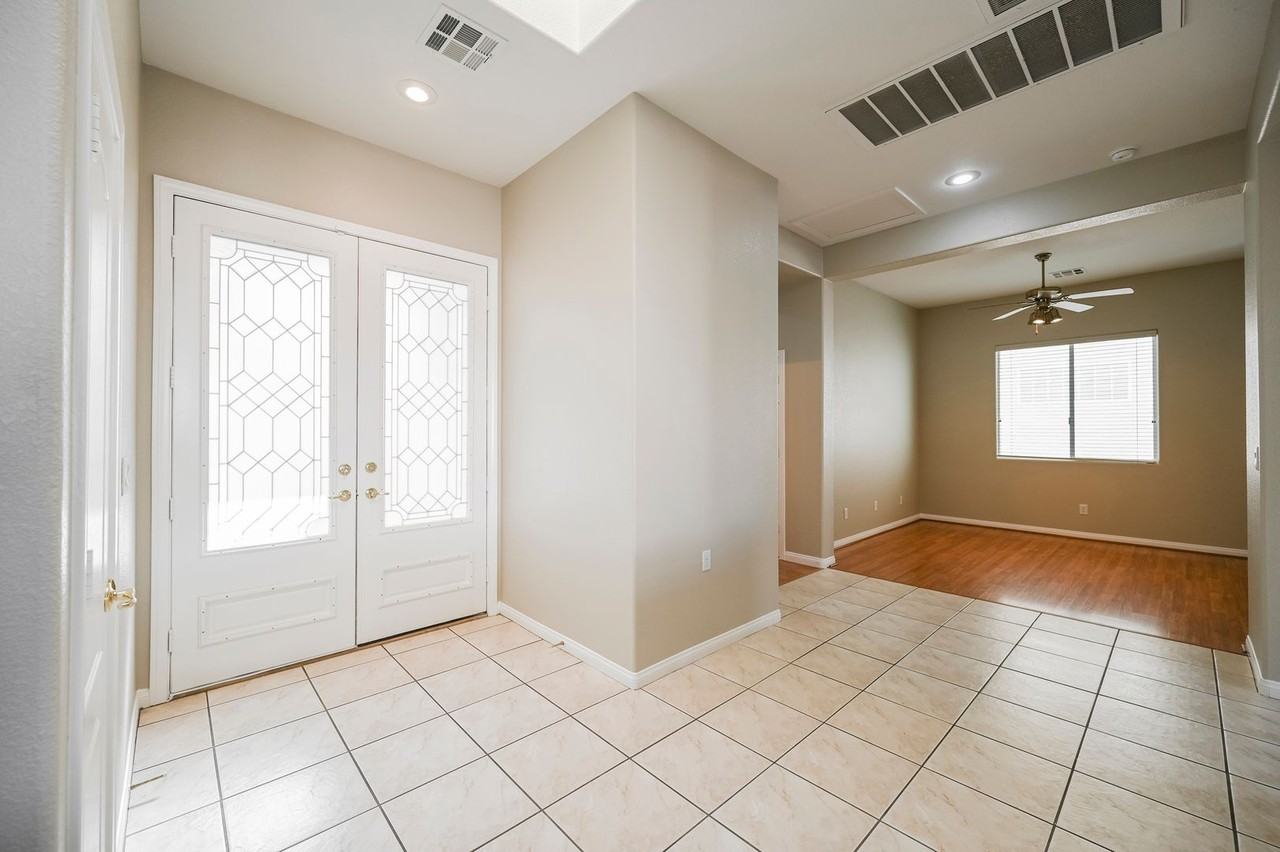 2716 Thomasville Ave - Photo 6 of 36