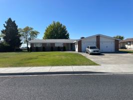 featured image of 302 W Northshore Dr