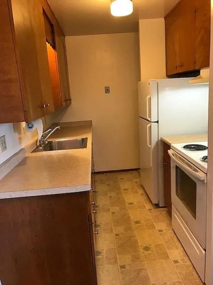 Lakeview Apartments - Photo 4 of 11