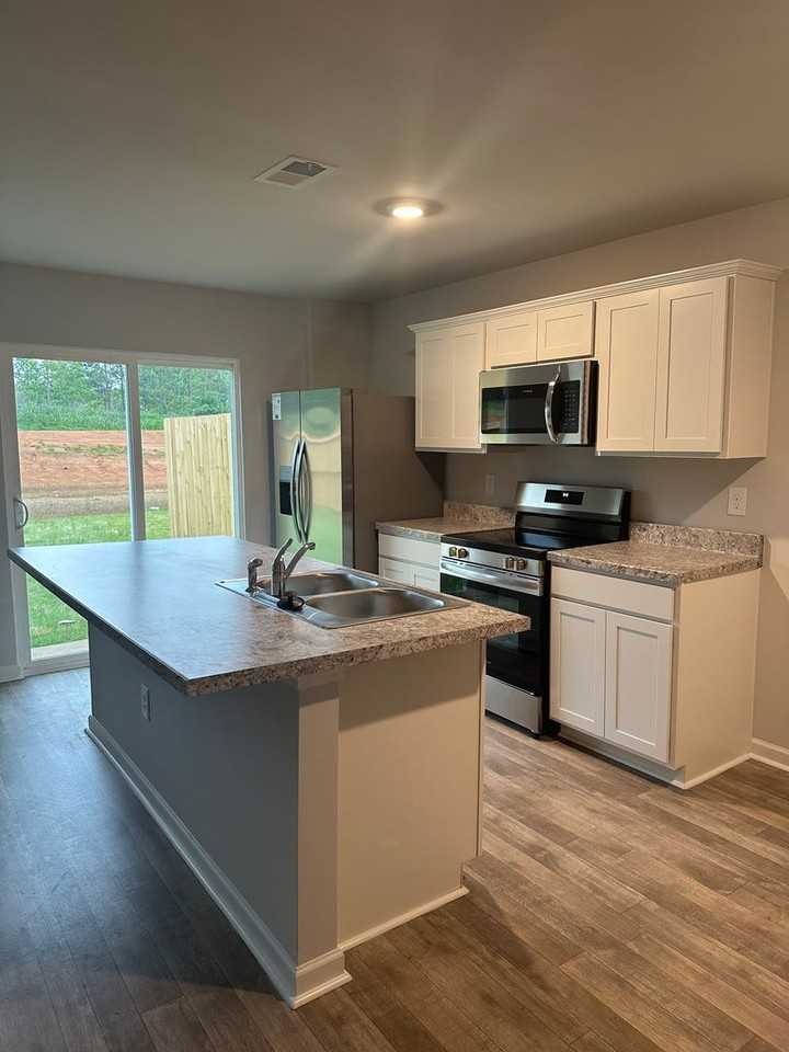 134 Marina Dr - Photo 3 of 12