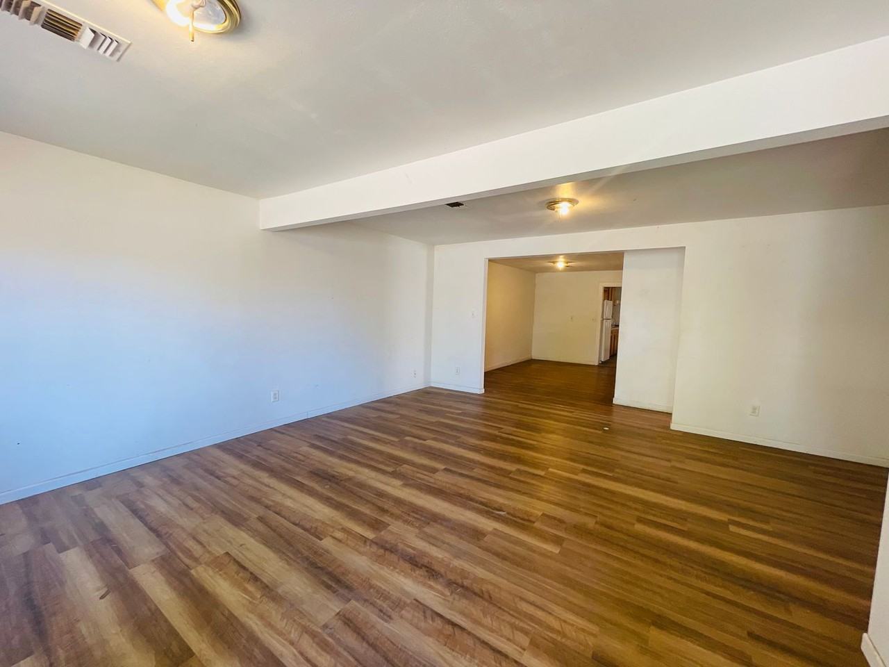 709 S Avenue B - Photo 5 of 20