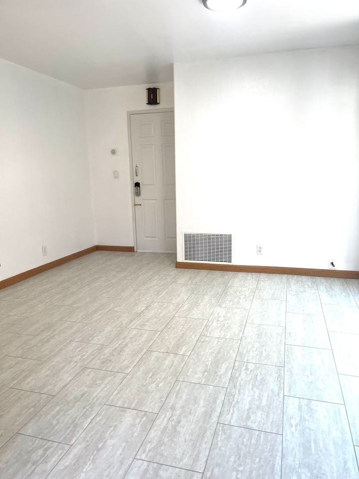 2606 Mabury Sq - Photo 3 of 21