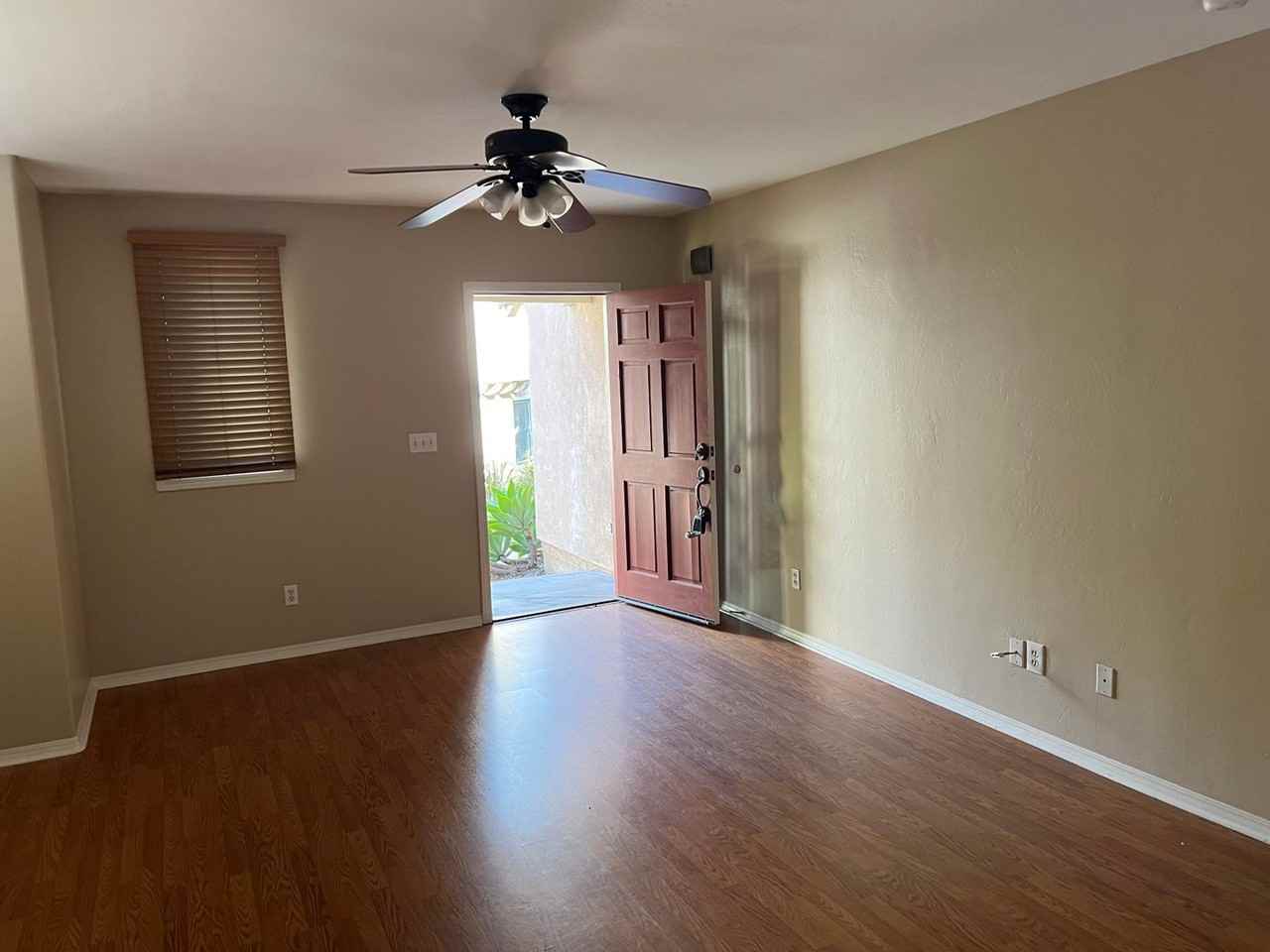 612 N Voluntario St - Photo 3 of 12