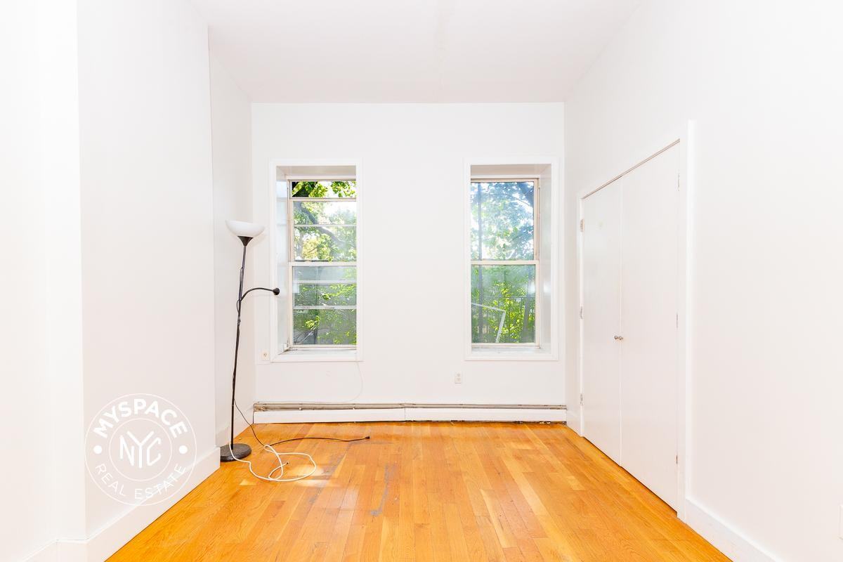 828 Halsey St #1B - Photo 4 of 8