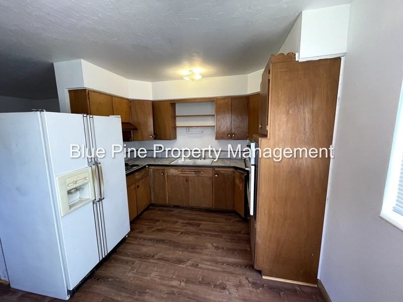 350 S Ridge Ave #7 - Photo 3 of 6