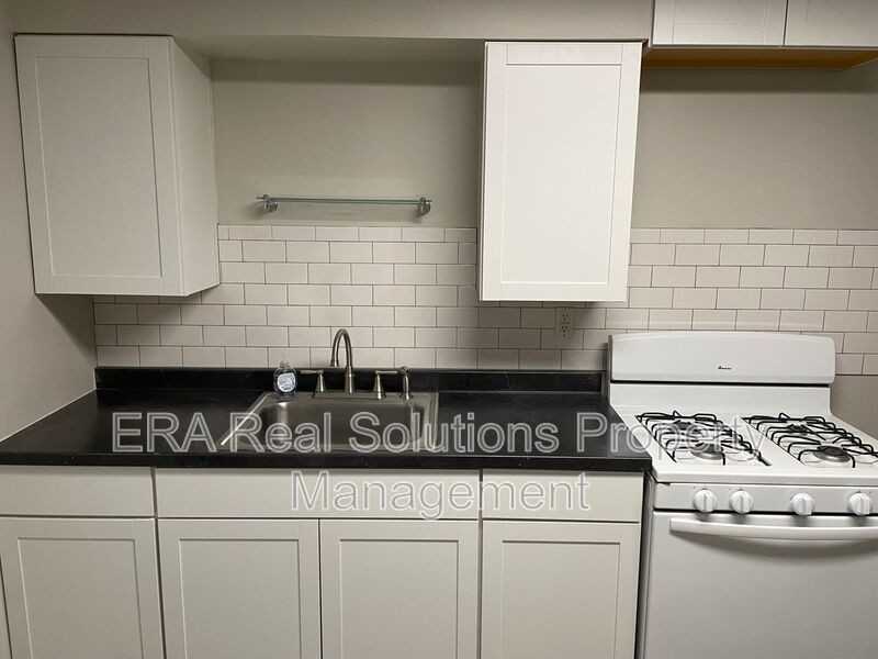 9492 Reading Rd - Photo 3 of 9