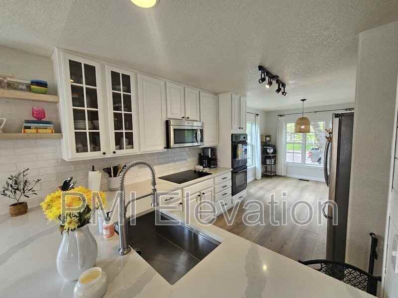 3146 Willowrun Dr - Photo 3 of 25