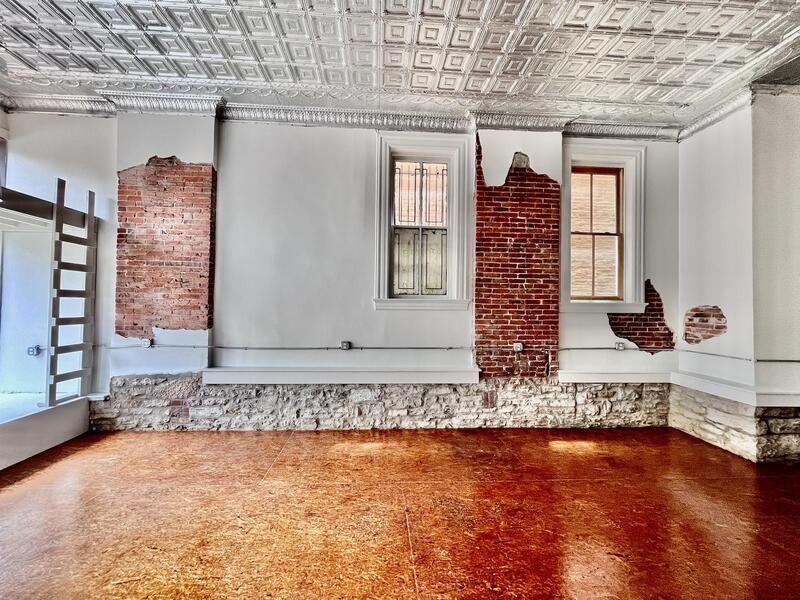 2638 Cherokee St - Photo 4 of 10