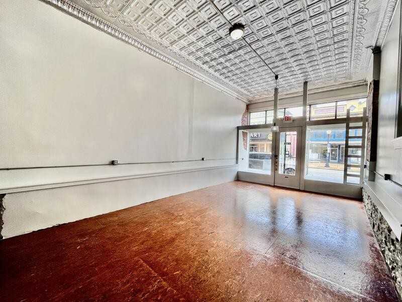 2638 Cherokee St - Photo 5 of 10