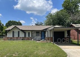 featured image of 2325 N Redmond Ave