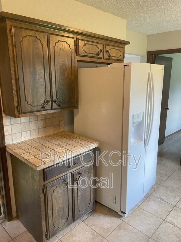 2325 N Redmond Ave - Photo 7 of 23