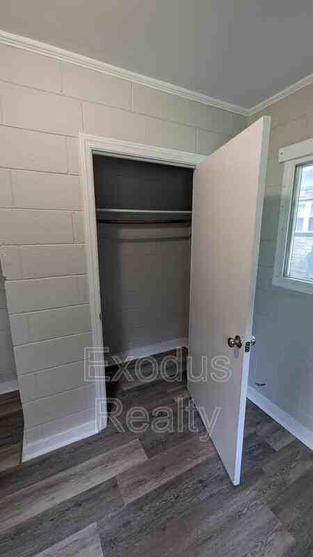 502 Maple Ave - Photo 6 of 11