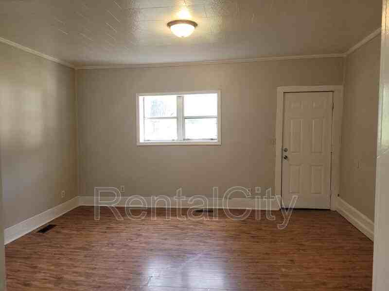 322 Mcknight St - Photo 2 of 13