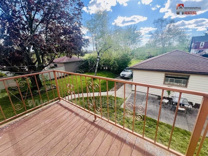 4713 N 90th St - Photo 2 of 9