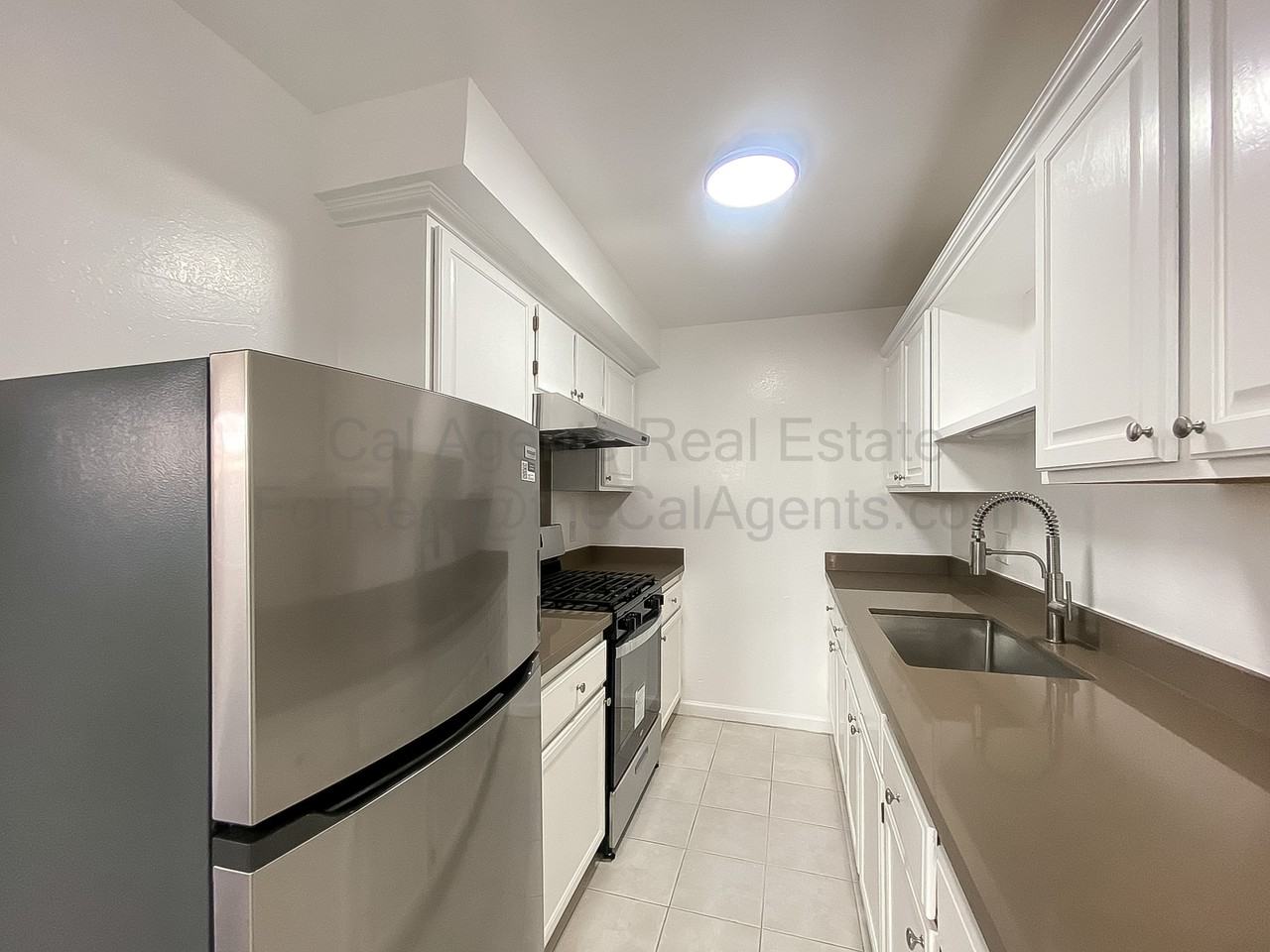 2112 Ninth Street - Photo 2 of 8