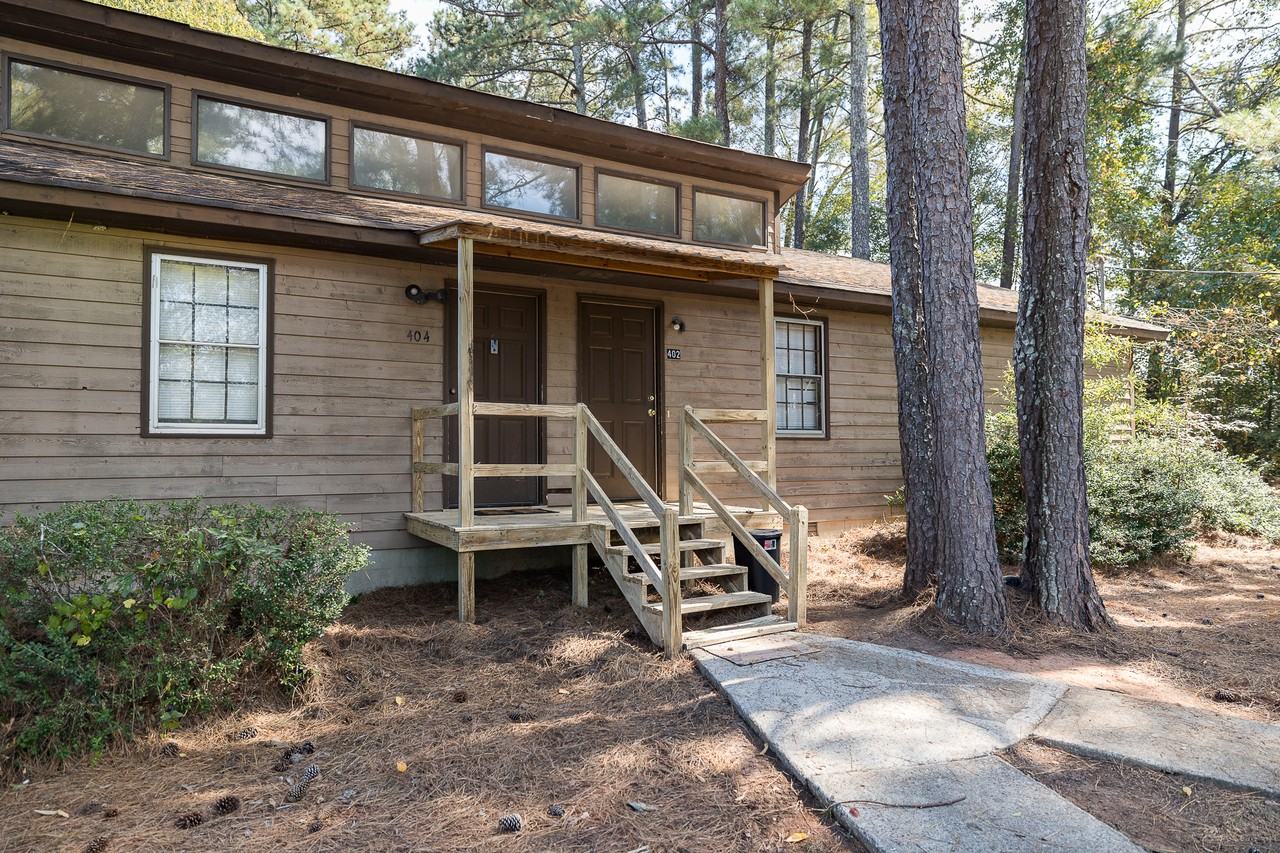 402 Freeman Drive - Photo 3 of 18