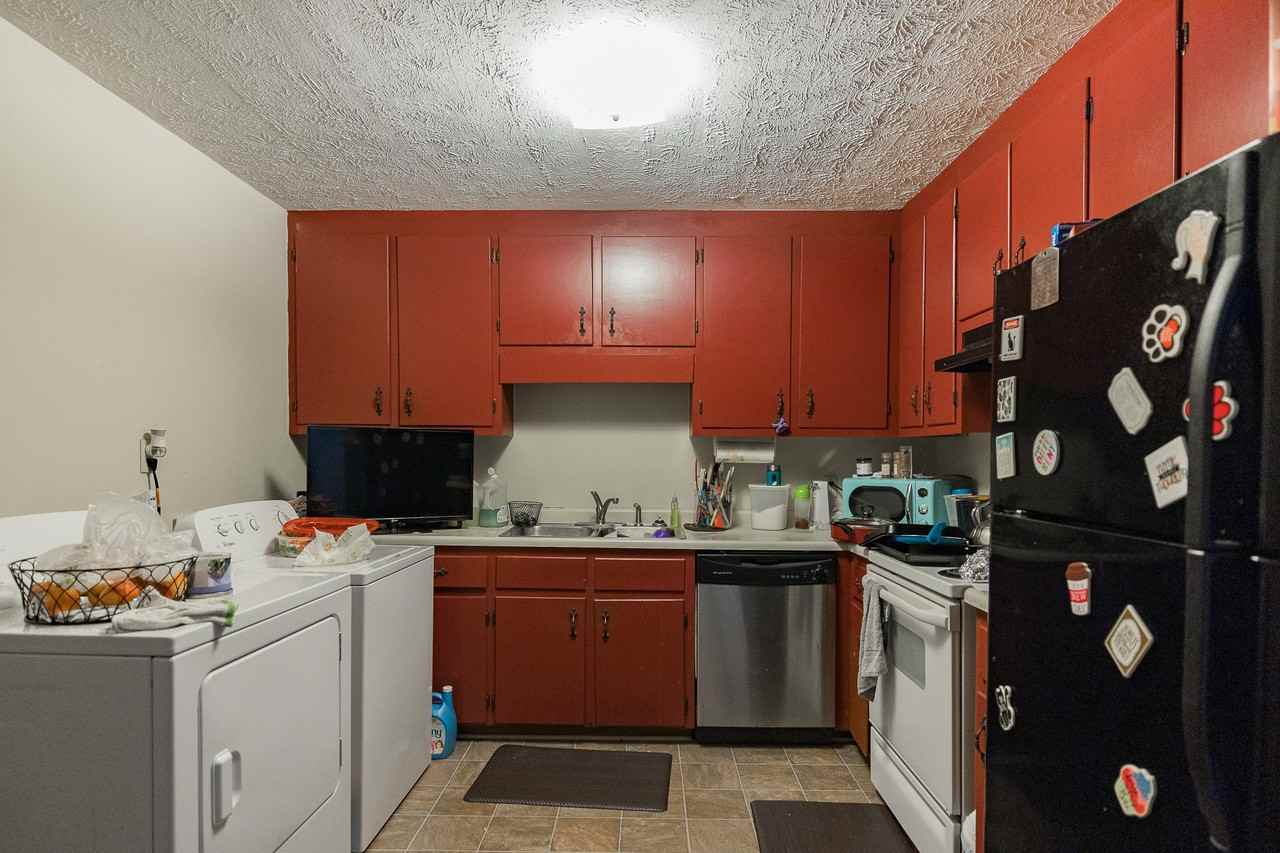 402 Freeman Drive - Photo 7 of 18