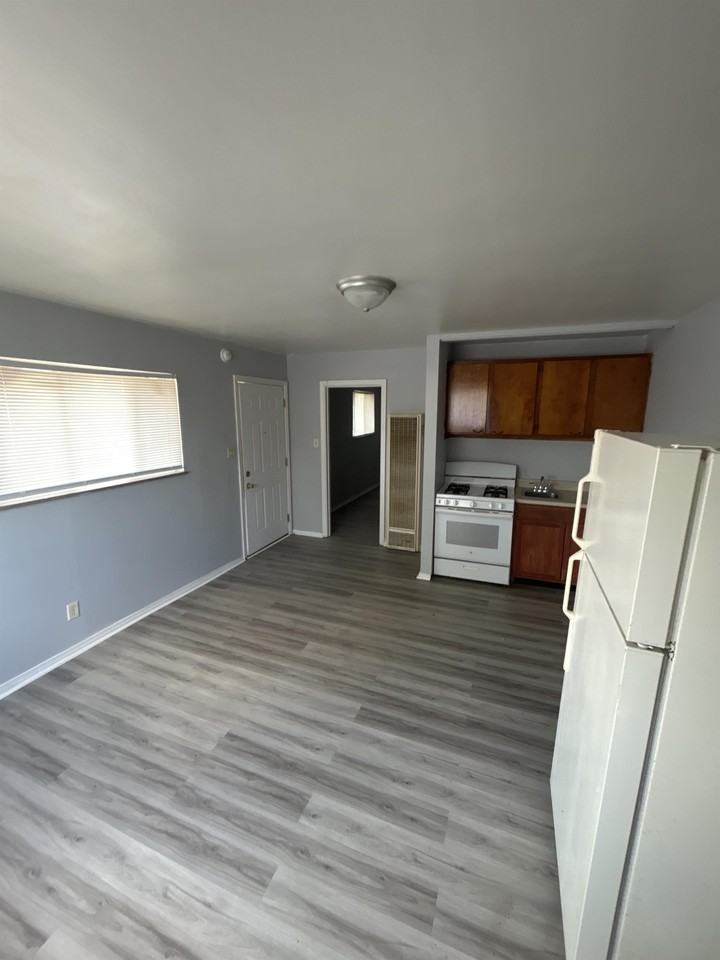 274 East Nottingham Road - Photo 2 of 10