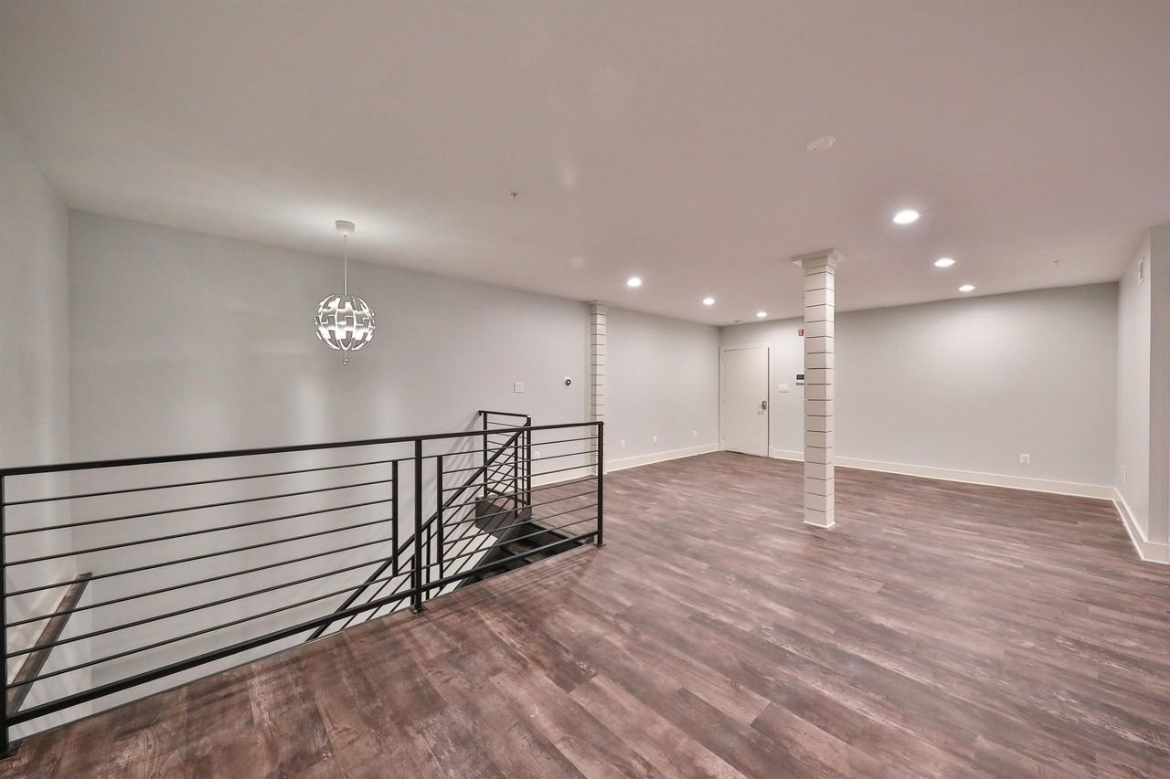 1320-22 N Franklin Street - Photo 3 of 31