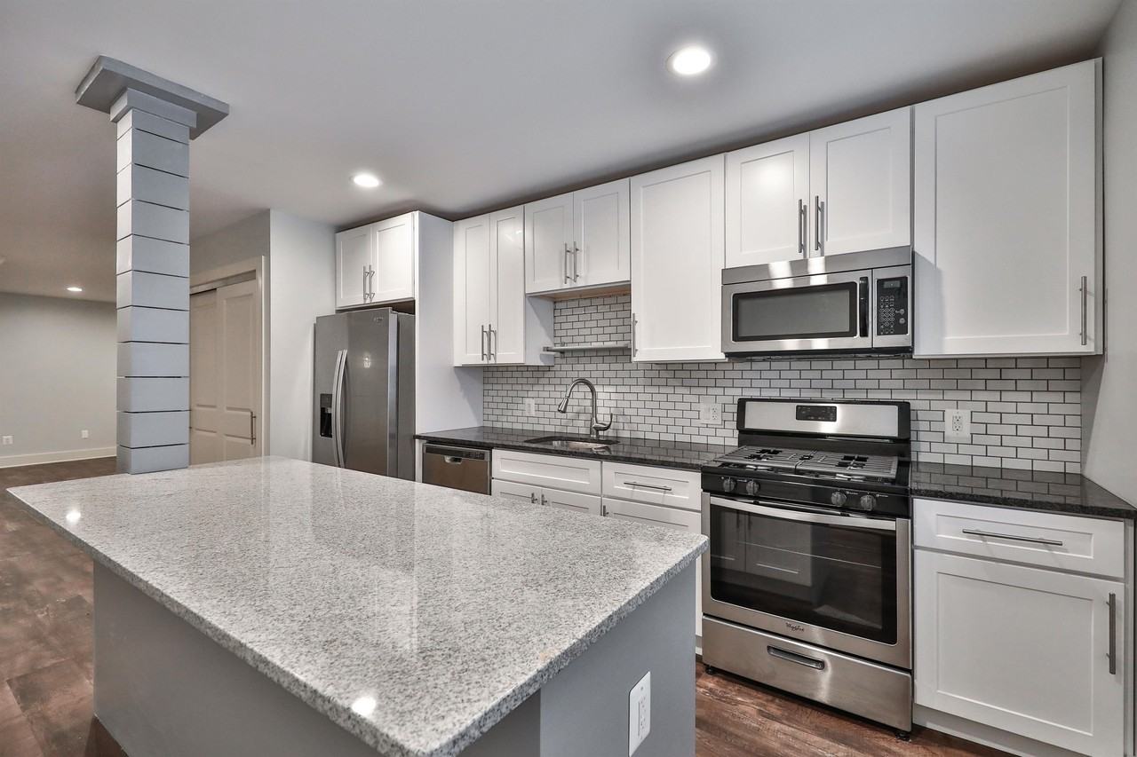 1320-22 N Franklin Street - Photo 5 of 31