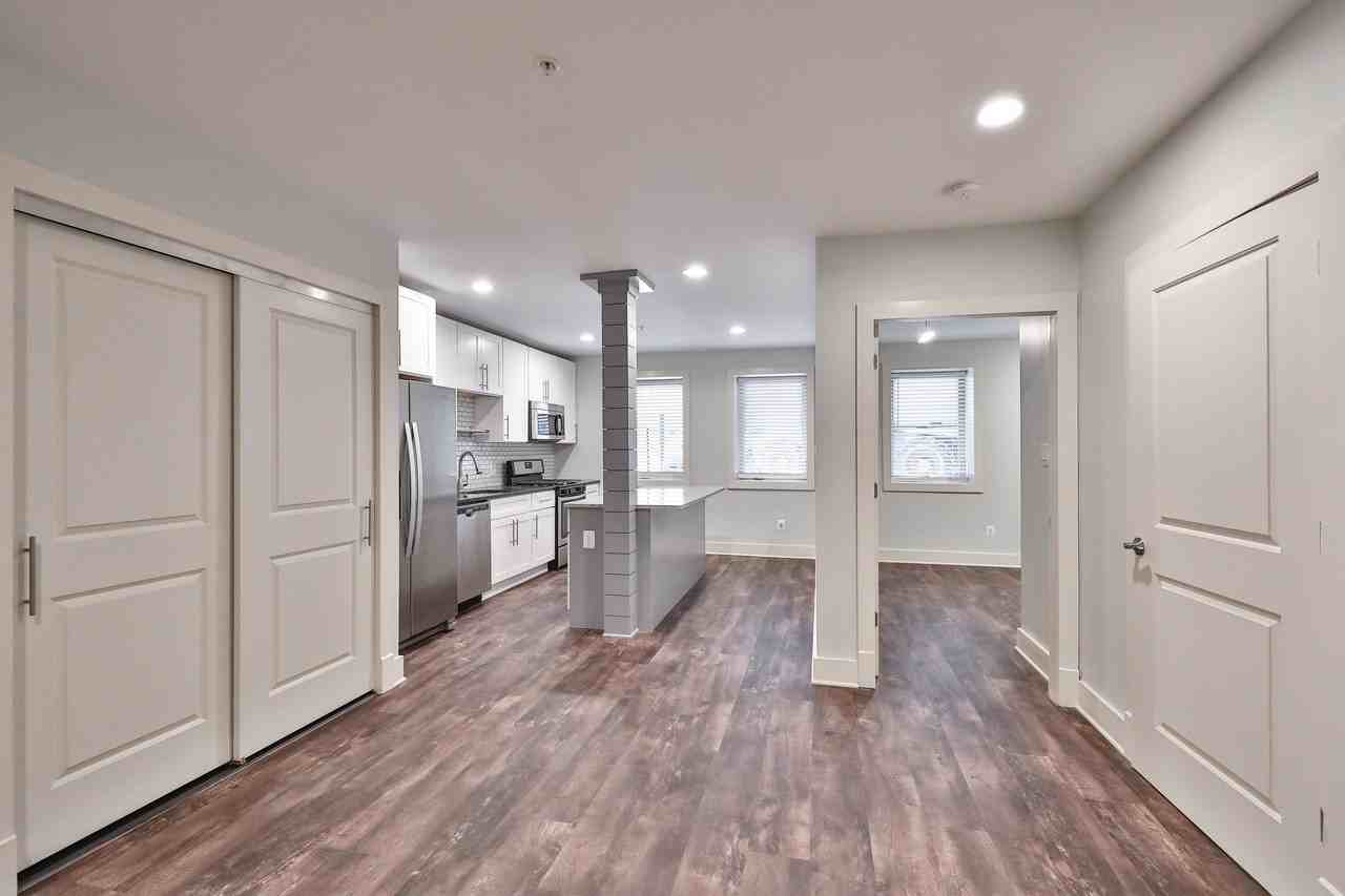 1320-22 N Franklin Street - Photo 6 of 31