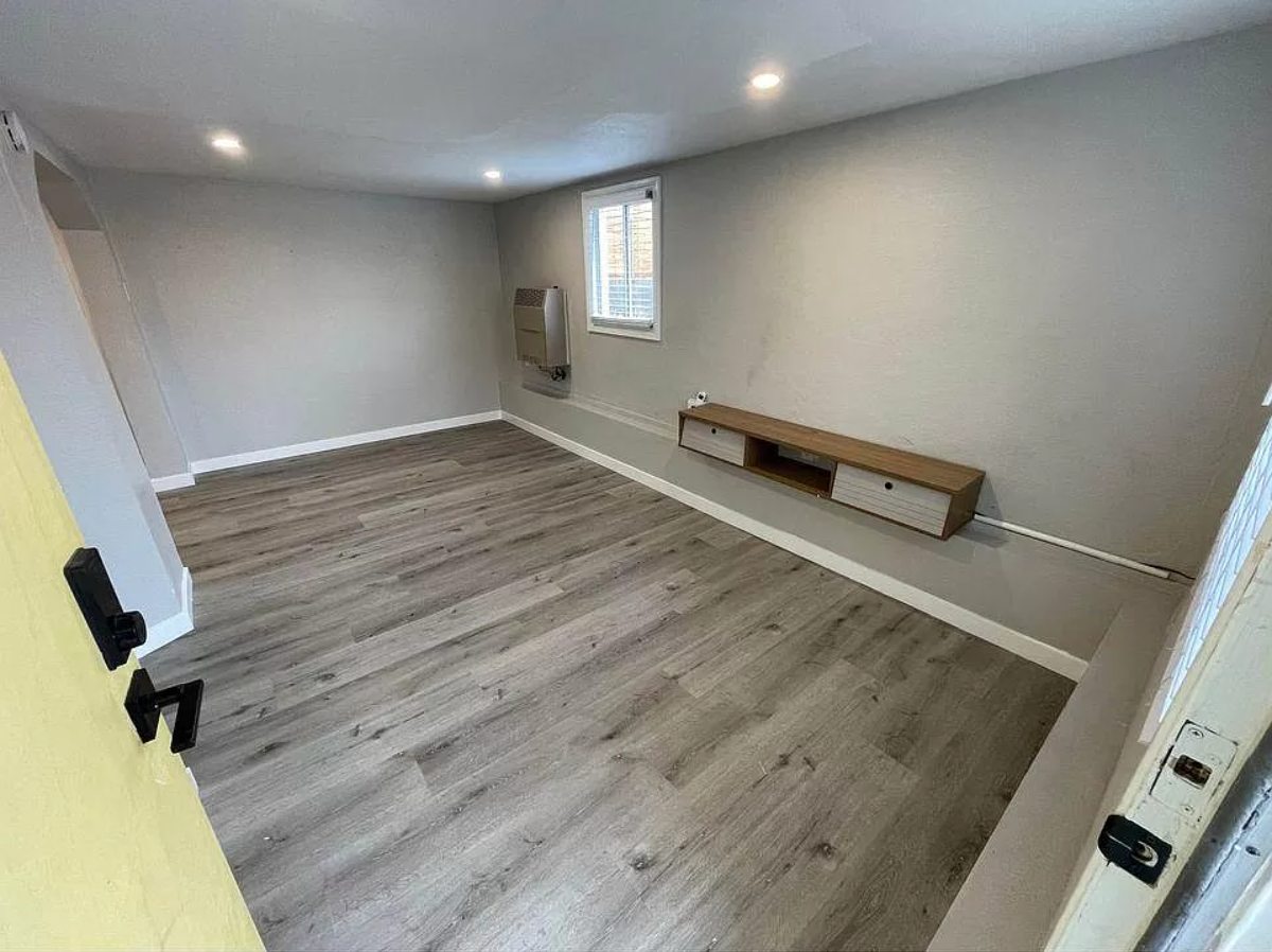 4926 73rd Street - Photo 2 of 10