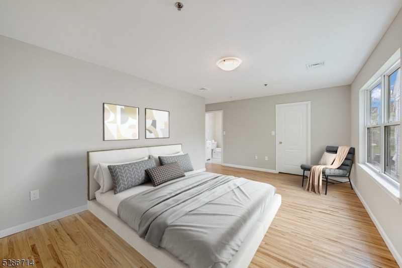 354 7th Avenue West - Photo 4 of 7